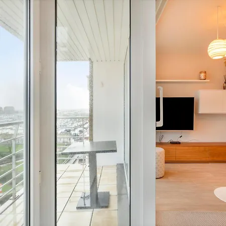 Flat In By Marina And *