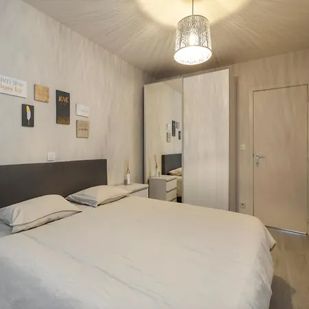 Flat In By Marina And Apartment